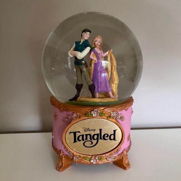 Disney Tangled Rapunzel and Flynn Rider I See The Light Musical Snow Globe RARE - Picture 1 of 8